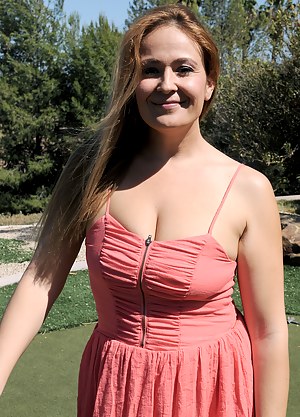 Moms Outdoor Porn Pictures