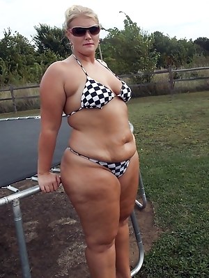 Nude Chubby Mom